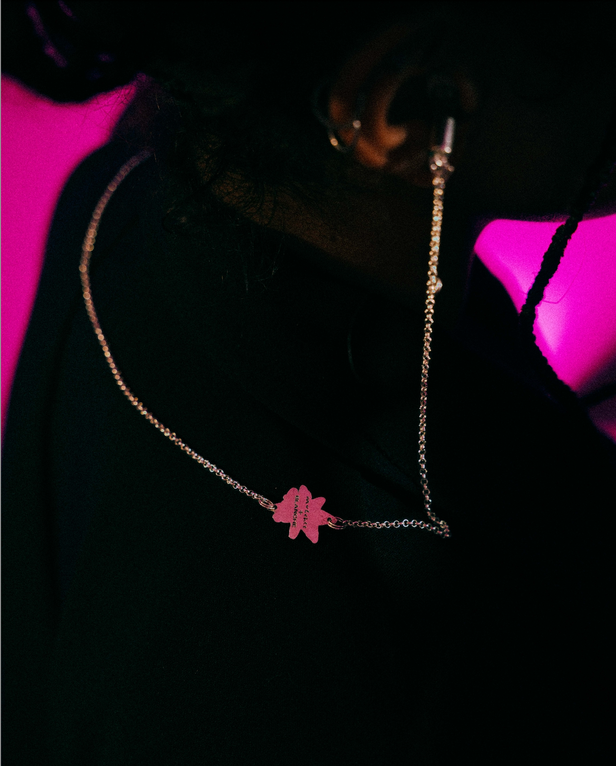 Blanche Chain Earplug