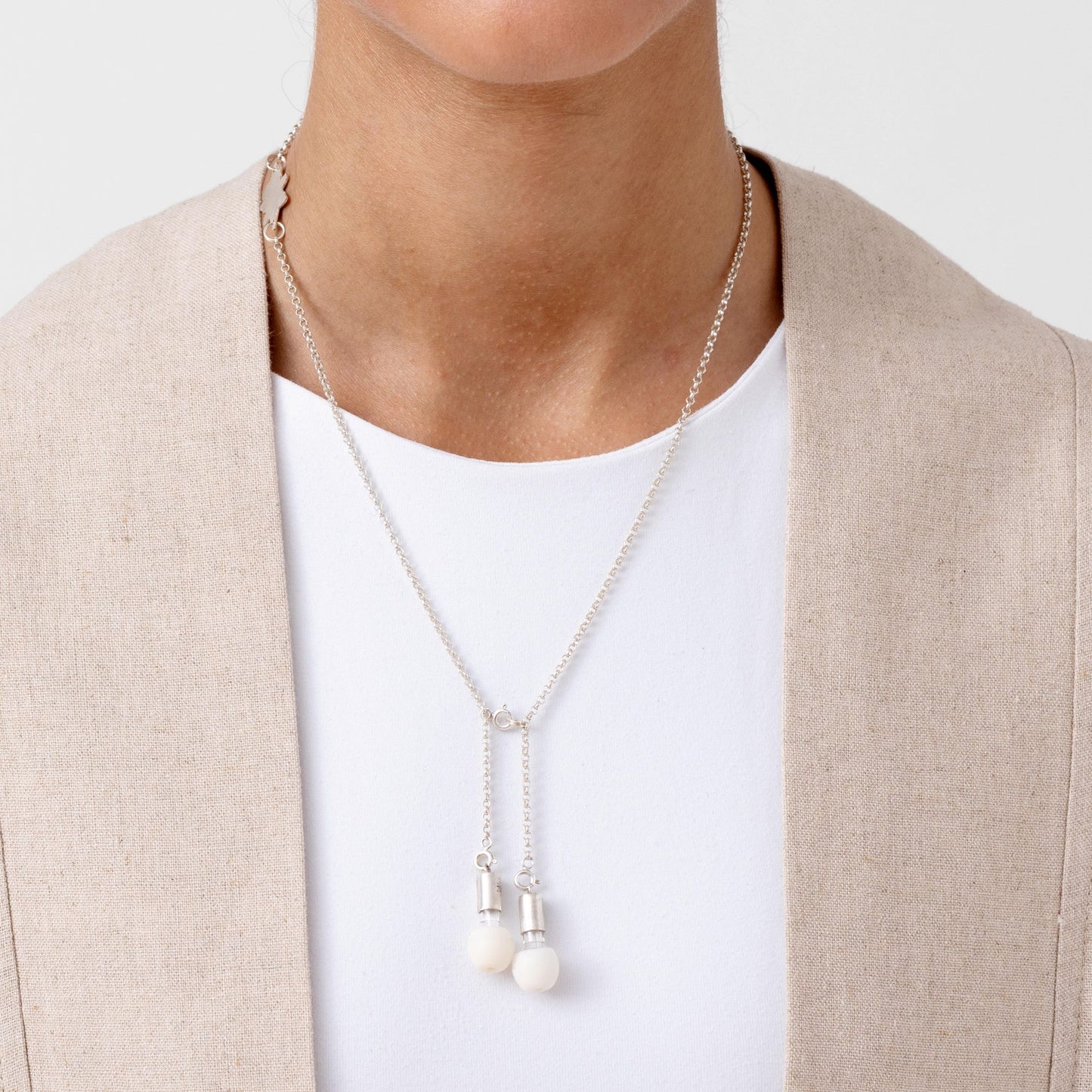 Blanche Chain Earplug